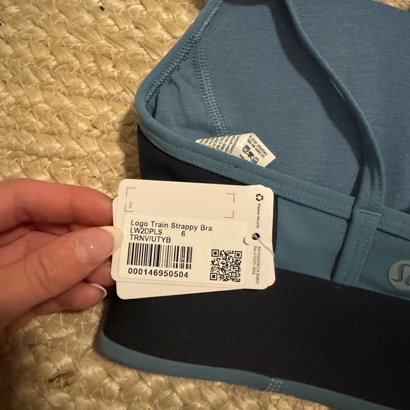 Lululemon logo train strappy bra - Picture 4 of 4